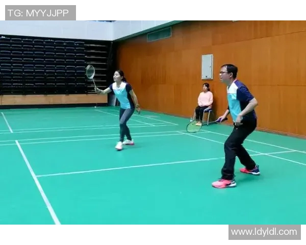 赛后分析：深圳羽毛球队与武汉羽毛球队的团队协作与战术对比探讨